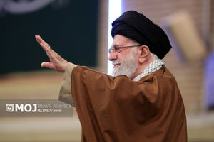 لحظاتی از حضور رهبر انقلاب در مسجد مقدس جمکران + فیلم