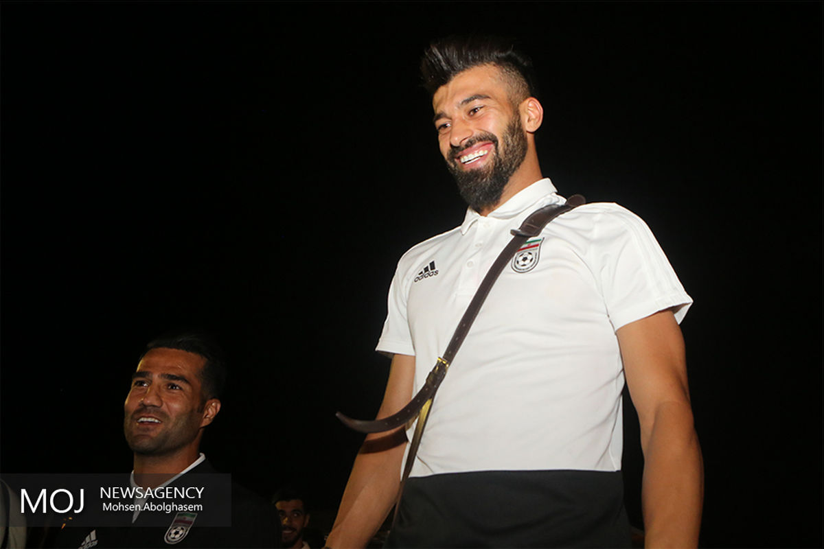 بازگشت افتخارآفرینان تیم ملی فوتبال به ایران-رامین رضاییان