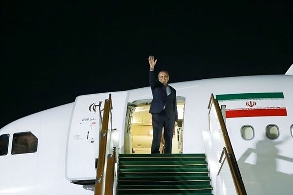 پزشکیان خراسان جنوبی را به مقصد تهران ترک کرد