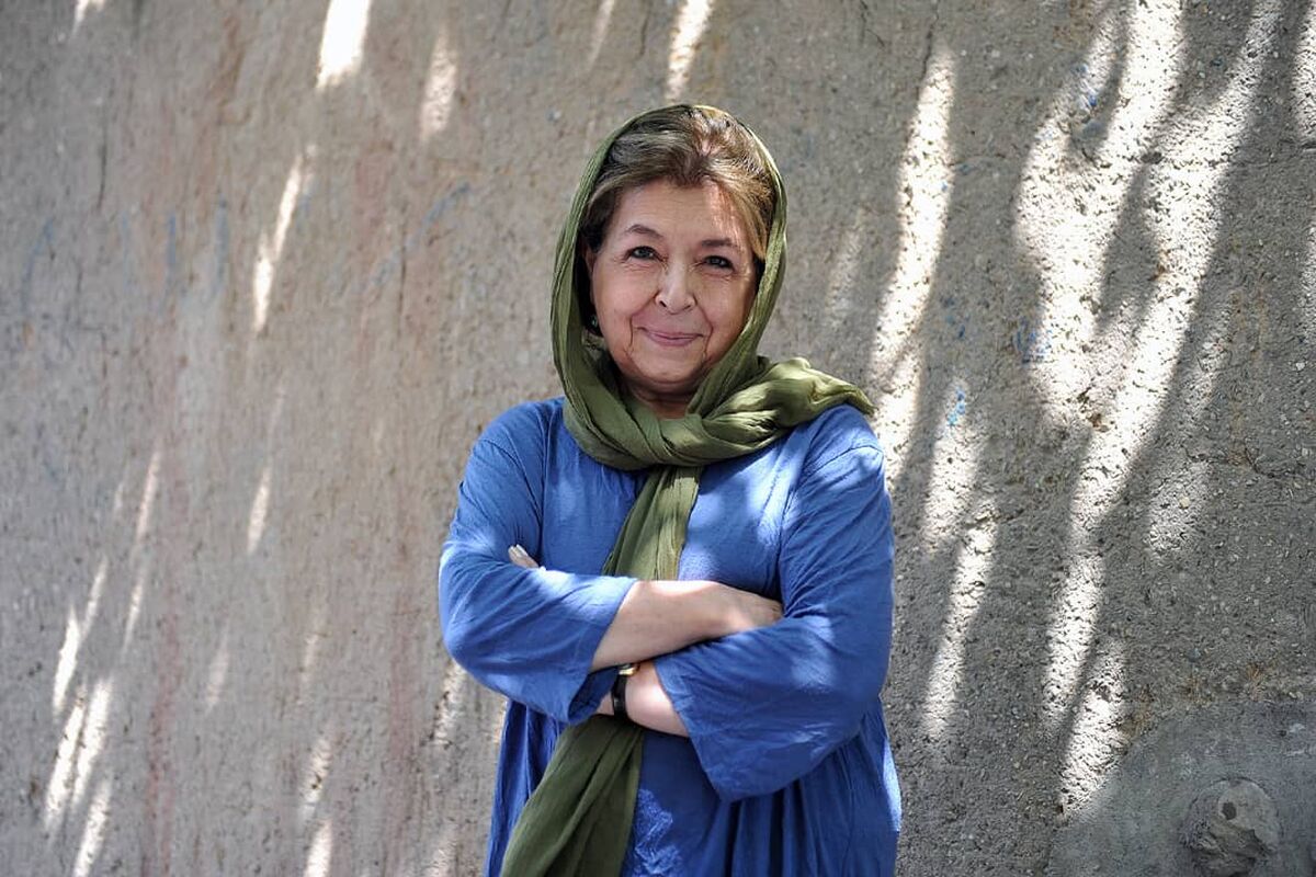 لیلی گلستان