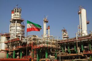 پالایشگاه تهران روزانه ۷ میلیون لیتر بنزین تولید می‌کند + فیلم