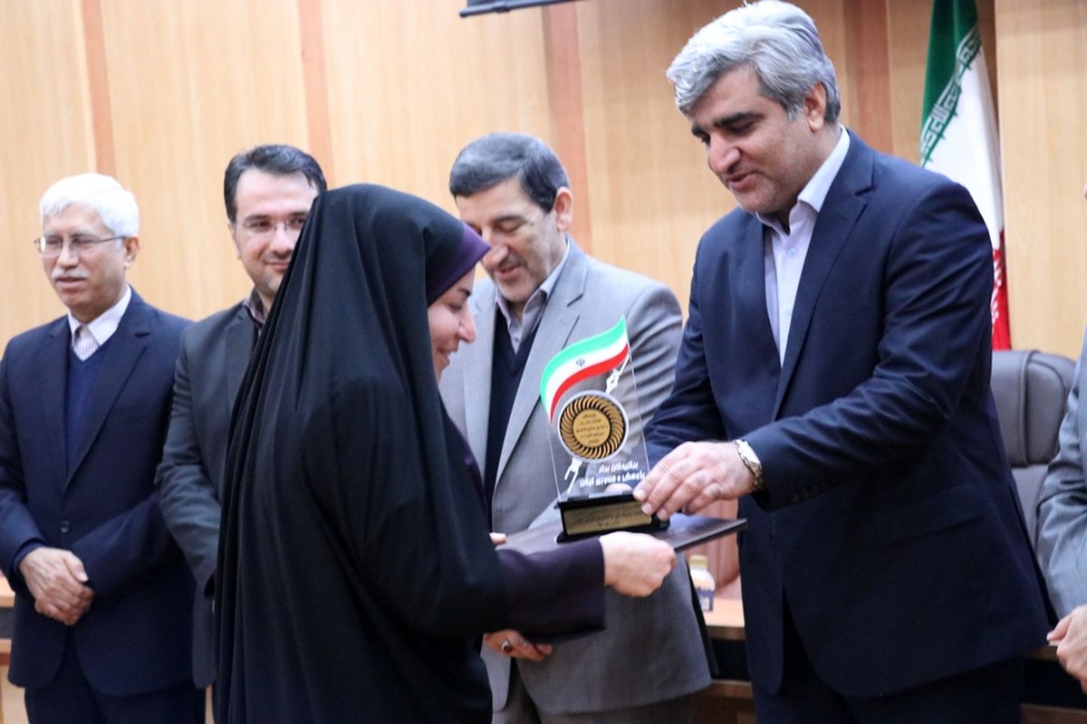 تقدیر از پژوهشگران برتر