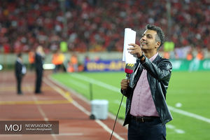 فردوسی پور نخستین گزارش خود را با طعنه آغاز کرد