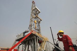 پروژه های افزایش، حفظ و نگهداشت تولید نفت با ارایه خدمات یکپارچه فنی و مهندسی