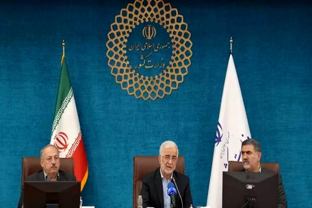 اسکندر مومنی وزیر کشور