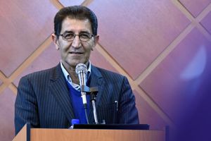 باید در پرداخت تسهیلات اشتغال، اختیار بیشتری به استان‌ها واگذار شود