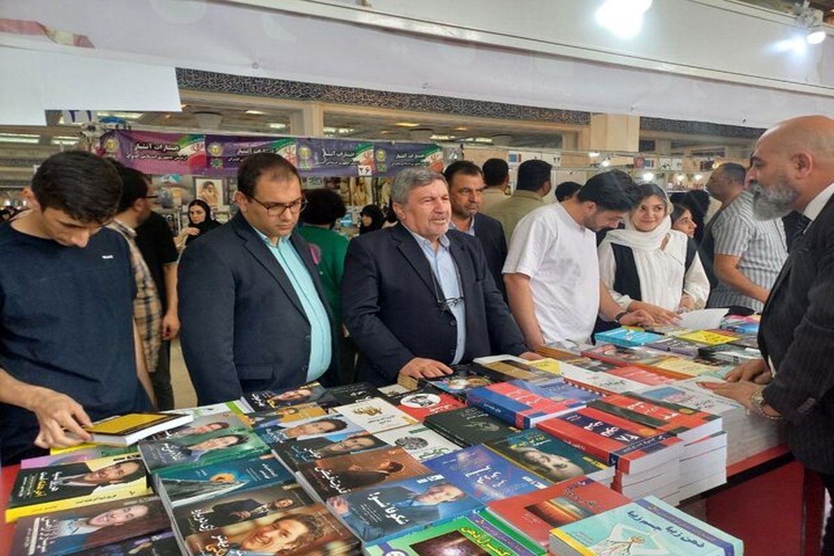رئیس شورای اطلاع‌رسانی دولت از نمایشگاه کتاب تهران بازدید کرد