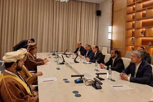 در شرایط فعلی ما تنها آماده‌ایم که در موضوع هسته‌ای مذاکره کنیم