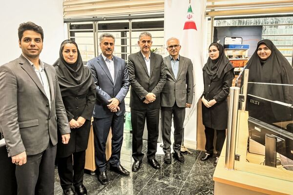 بازدید سرپرست مدیریت عامل بانک سرمایه از شعبه صندوق ذخیره فرهنگیان
