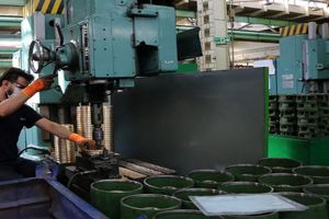 ایجاد ۱۰ هزار فرصت شغلی در بخش صنعت قم