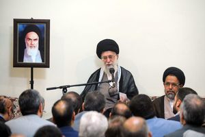ایجاد خط فاصل با امریکا جای هیچ مسامحه ای ندارد