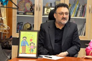 دانش‌آموزان ساری روز پدر را با قدردانی از مدیر آموزش و پرورش ناحیه ۲ گرامی داشتند