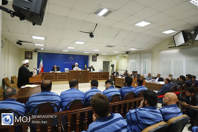 اغفال مدیران بانکی توسط متهم ارزی/جعل پرفرمها و مهرهای شرکت خارجی