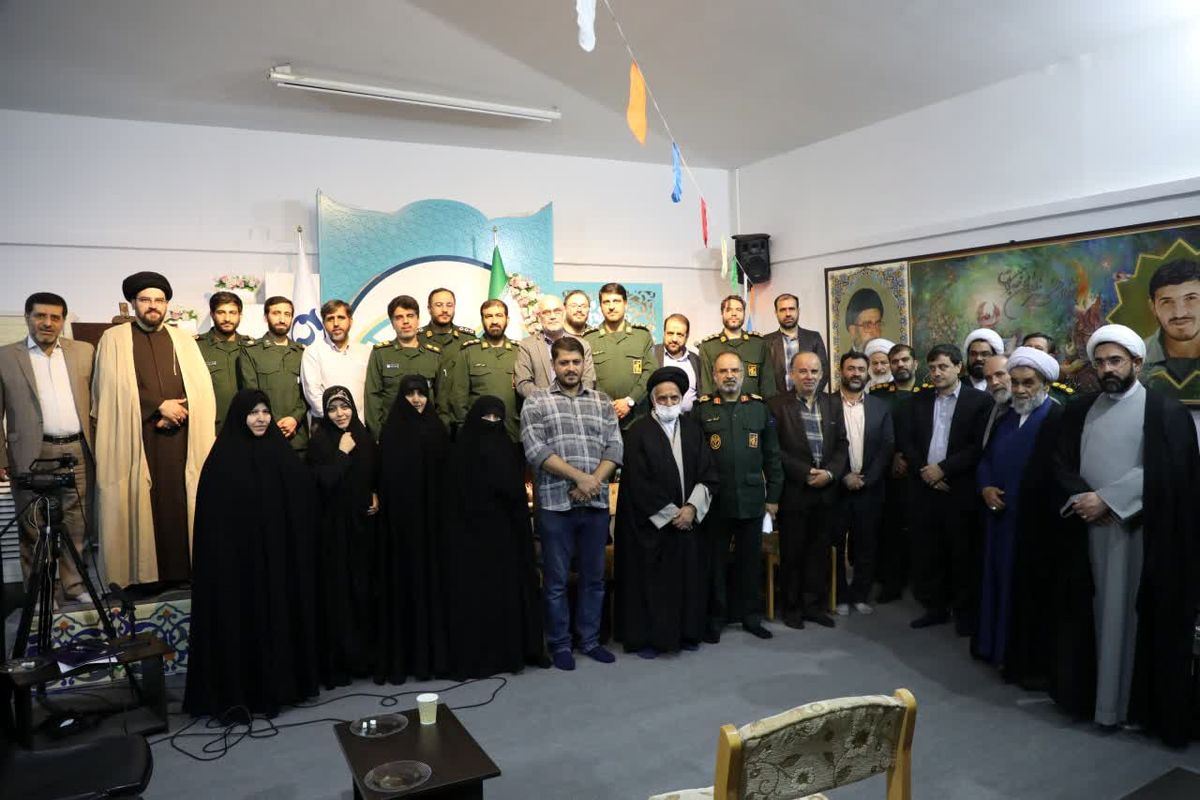 دیدار اعضای ستاد برگزاری یادواره ۶۰۹۰ شهد با مادر شهیدان زین‌الدین