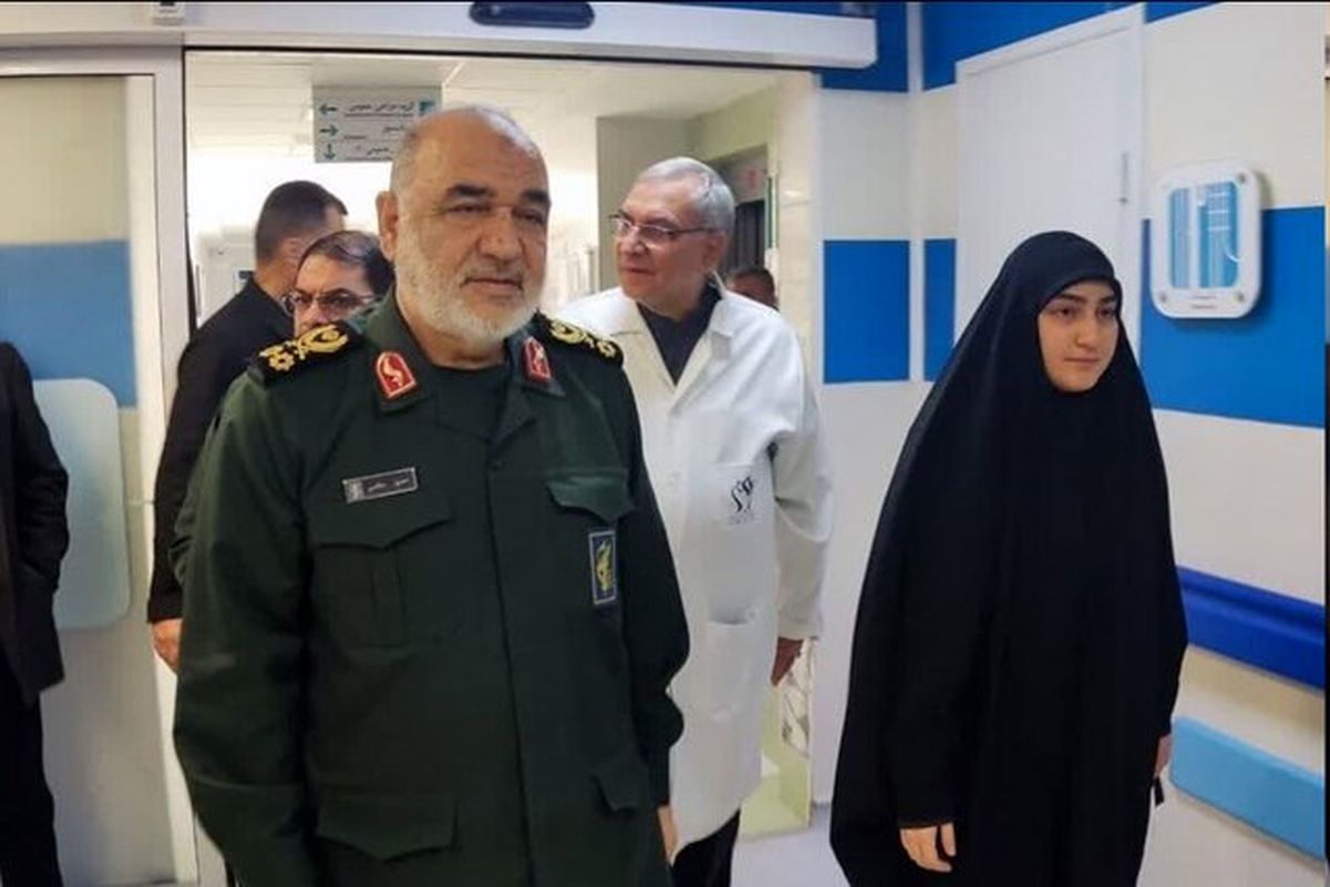 فرمانده کل سپاه و دختر شهید سلیمانی