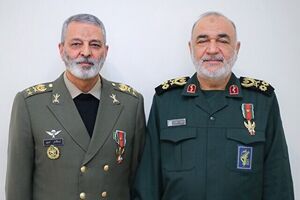  سردار سلامی به سرلشکر موسوی به مناسبت روز ارتش تبریک گفت