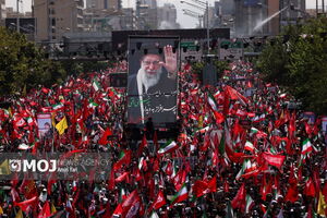 بازتاب اخبار تشییع پیکر رهبر شهید ایران در رسانه‌های جهان + فیلم