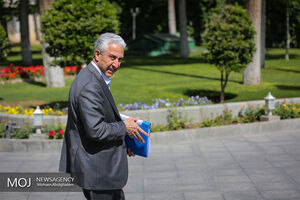 عده ای از دانشجویان برای دریافت ارز از کانال وزارت علوم اقدام نکردند/ارز پرداختی به دانشجویان خارج از کشور کاهش نیافته