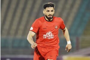آقاسی  استقلالی شد