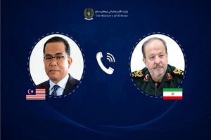وزرای دفاع ایران و مالزی بر توسعه همکاری‌های دفاعی و نظامی تاکید کرد