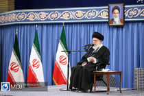 کسانی که با توهم تکیه به دیگران به دنبال امنیت هستند بدانند که سیلی خواهند خورد