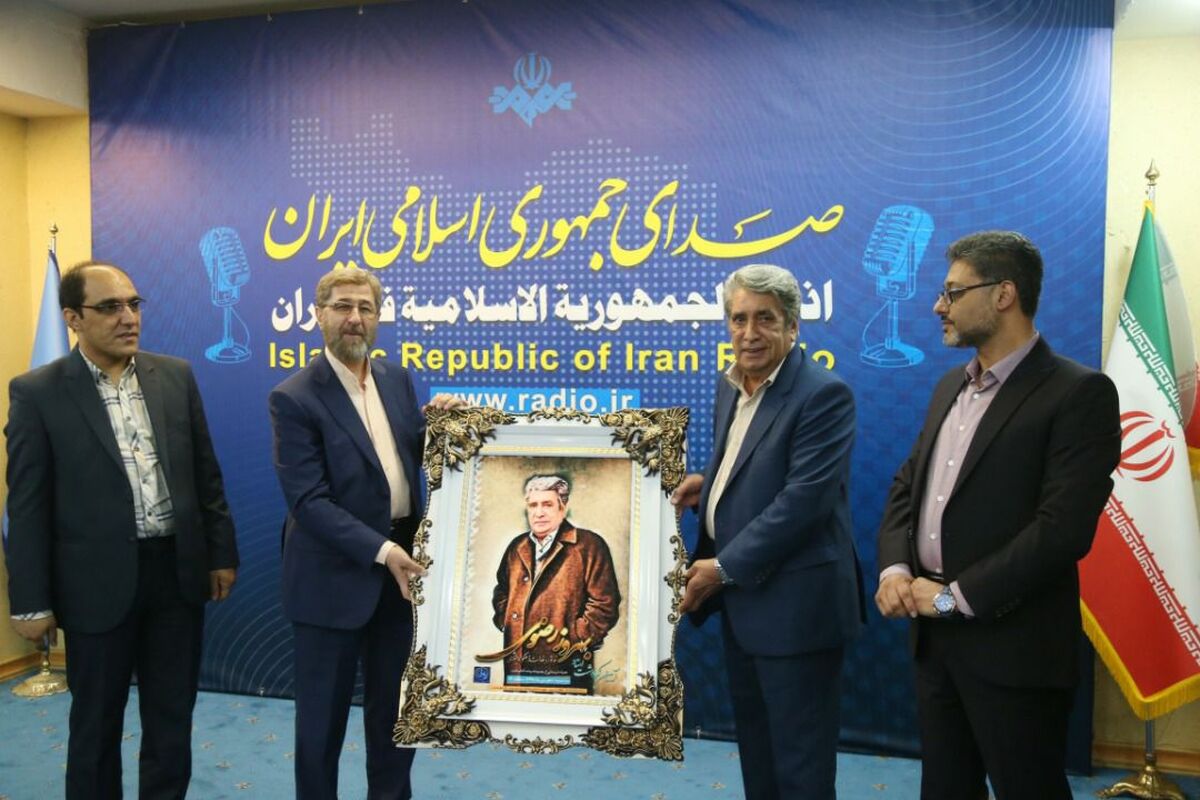 مراسم تقدیر و اهدای نشان درجه یک هنری بهروز رضوی 