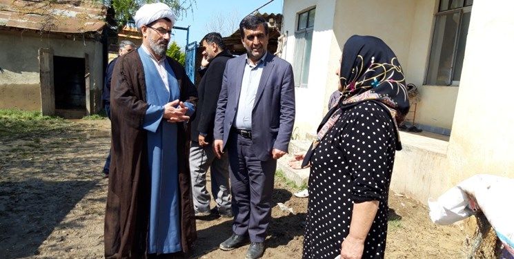 توزیع اقلام غذایی در 6 نقطه سیلزده از محل عواید موقوفات مازندران