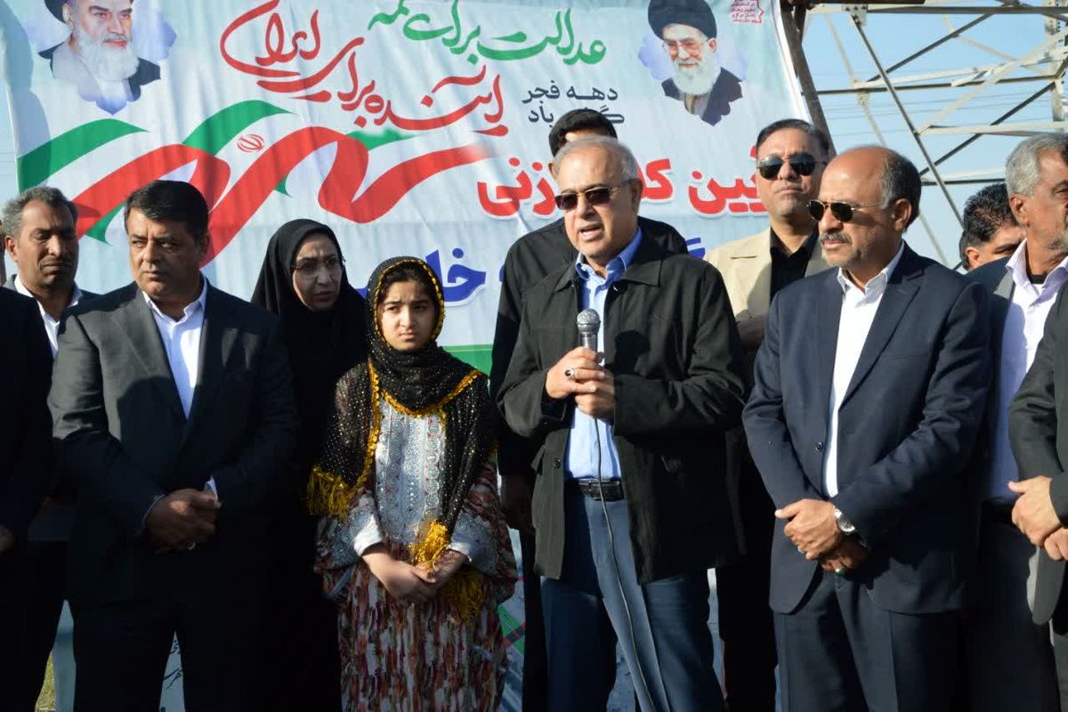 میناب آیین کلنگ زنی با حضور استاندار هرمزگان