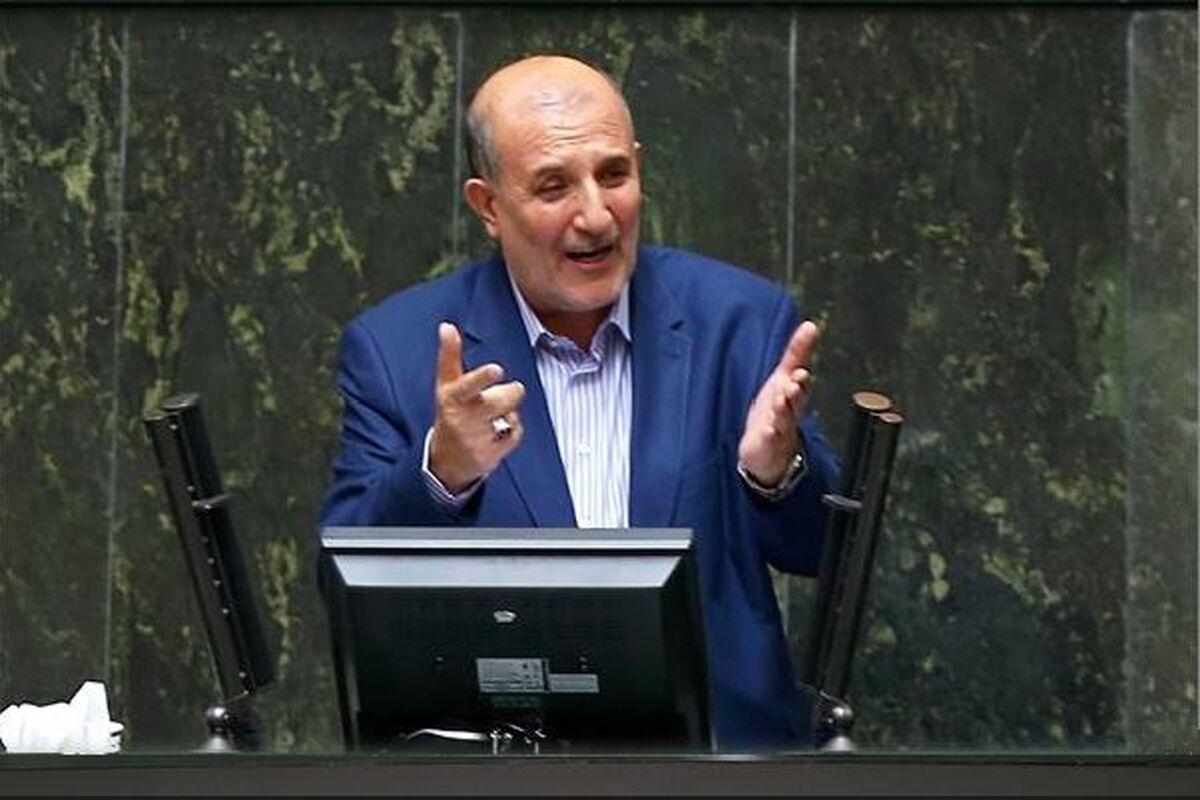عزیز اکبریان