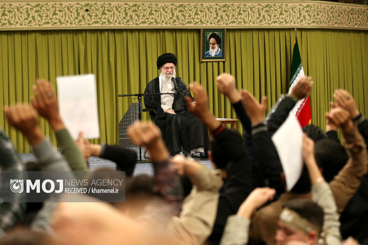 دیدار دانش‌آموزان و دانشجویان با رهبر انقلاب