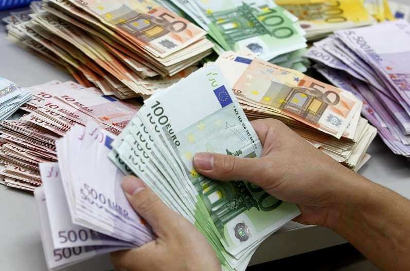 پیش بینی بازار ارز/نقش پر رنگ دولت در نوسانات احتمالی ارز پس از 13 آبان