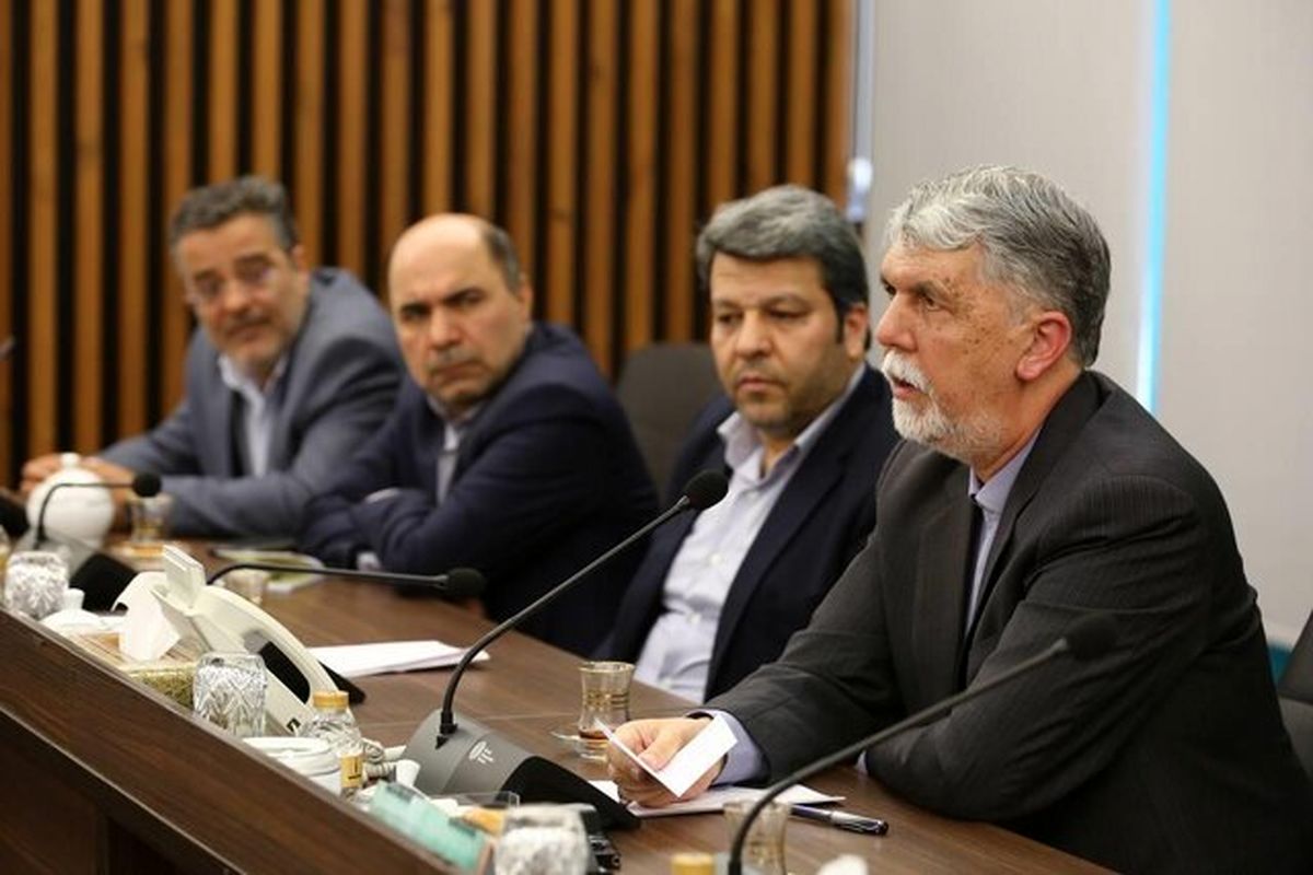 وزیر فرهنگ و ارشاد اسلامی