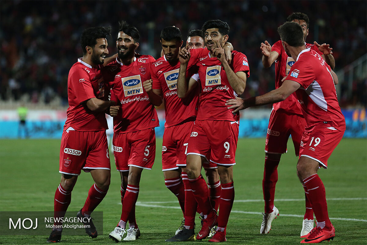 دیدار تیم های فوتبال پرسپولیس و سایپا
