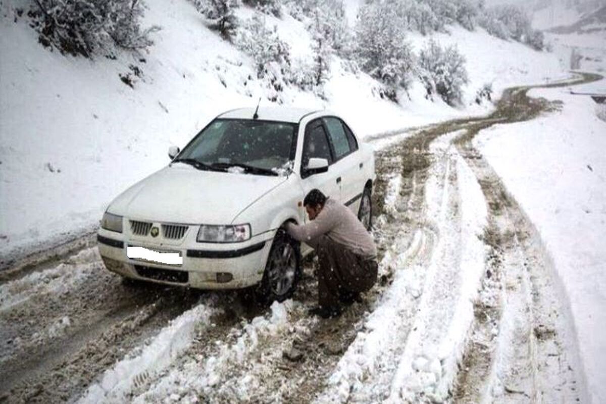 بستن زنجیر چرخ در برف