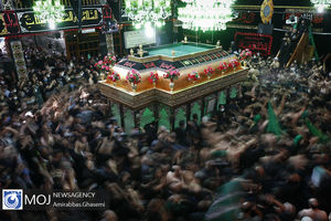 عزاداری ظهر عاشورای حسینی در چهارراه گلوبندک