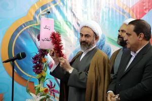 انقلاب اسلامی عزت، استقلال و هویت را به ملت ایران بازگرداند