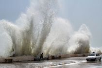 کاهش دما در هرمزگان/ خودداری شناورهای سبک از تردد در دریای عمان و تنگه هرمز