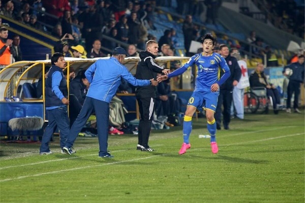 2adoZuAXExF8
