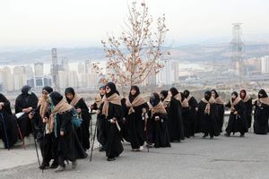 گردان‌های کوثر بسیج به قله‌های تهران صعود کردند