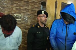 عاملان تخریب آینه های خودرو ها در شهرستان آران و بیدگل دستگیر شدند
