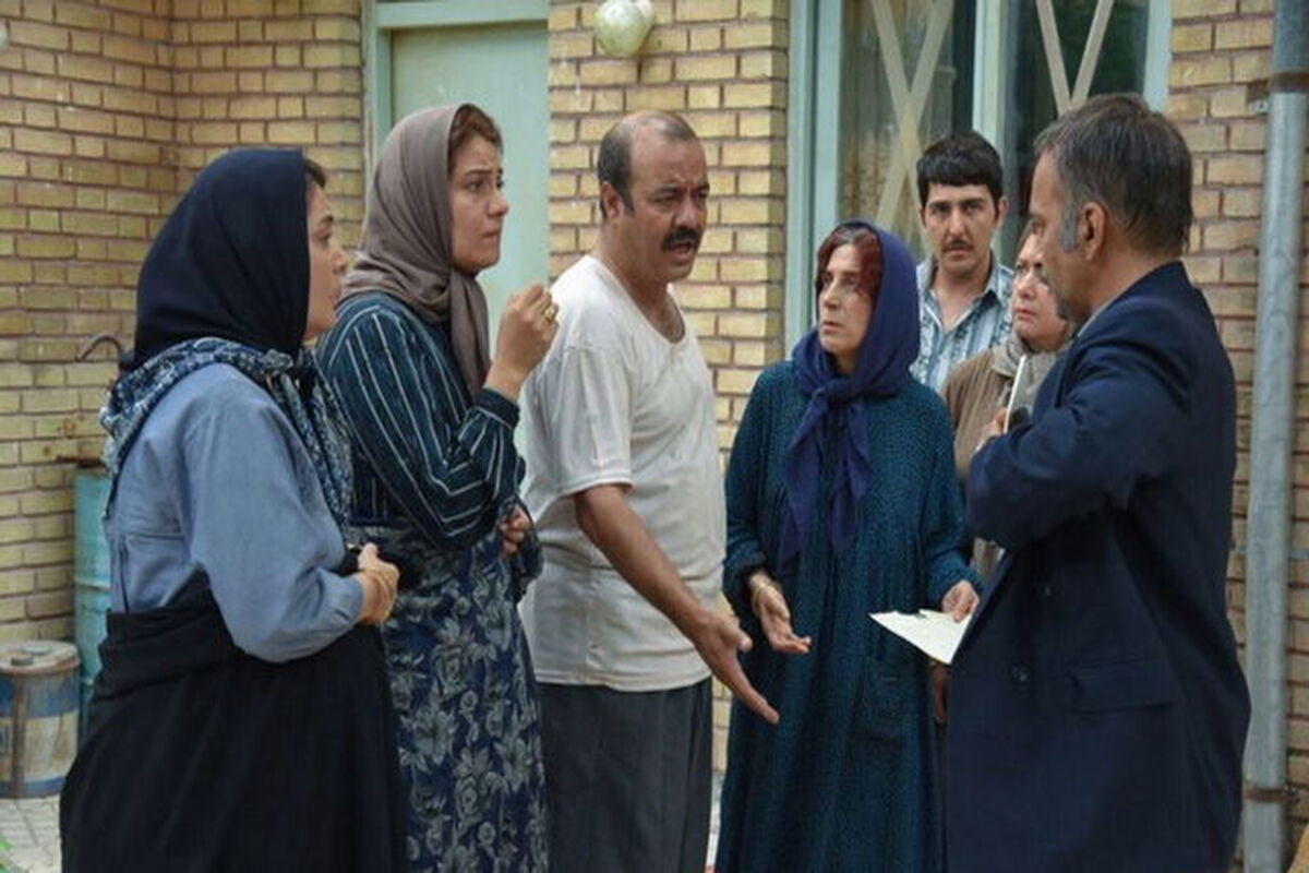 معتمد آریا
