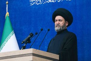 دشمن در میادین جنگ باخته و ذلیلانه به حمله عشایر پناه آورده است