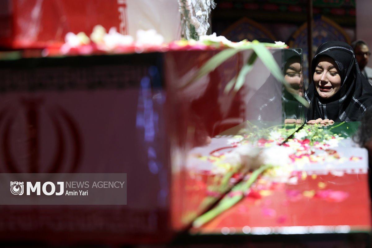 مراسم وداع با پیکر پاک ۱۰۰ شهید گمنام