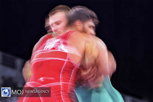 صعود سپاهان و دانشگاه آزاد اسلامی قم به مرحله نیمه‌نهایی لیگ برتر کشتی فرنگی