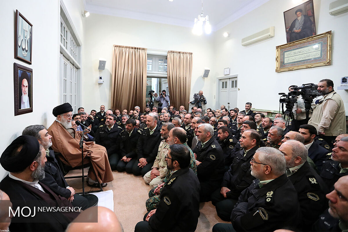 دیدار فرماندهان نیروی انتظامی با فرمانده کل قوا 