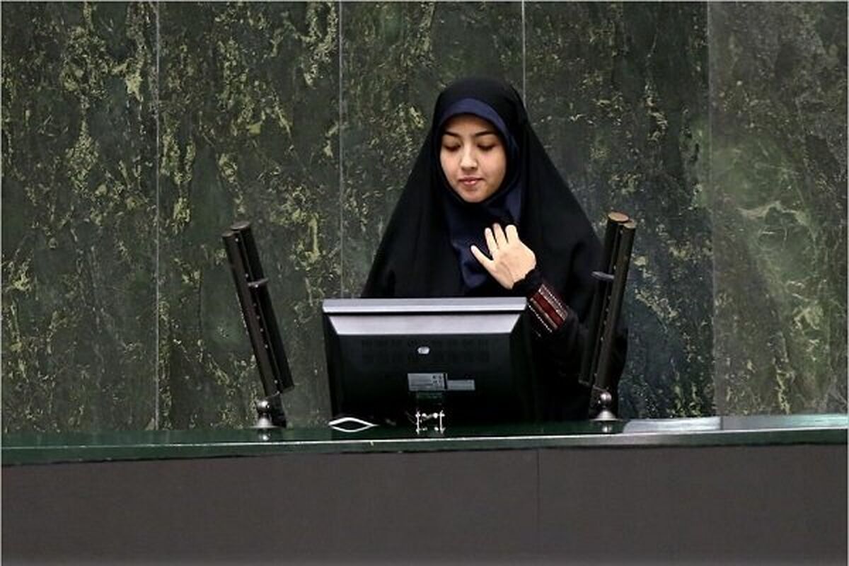 زهرا سعیدی
