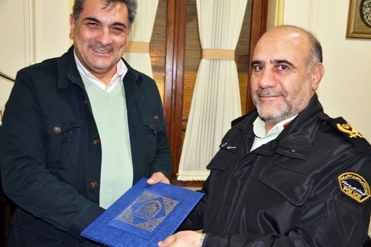 پیروز حناچی