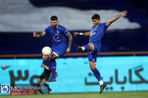 دیدار تیم های فوتبال استقلال تهران و سپاهان اصفهان