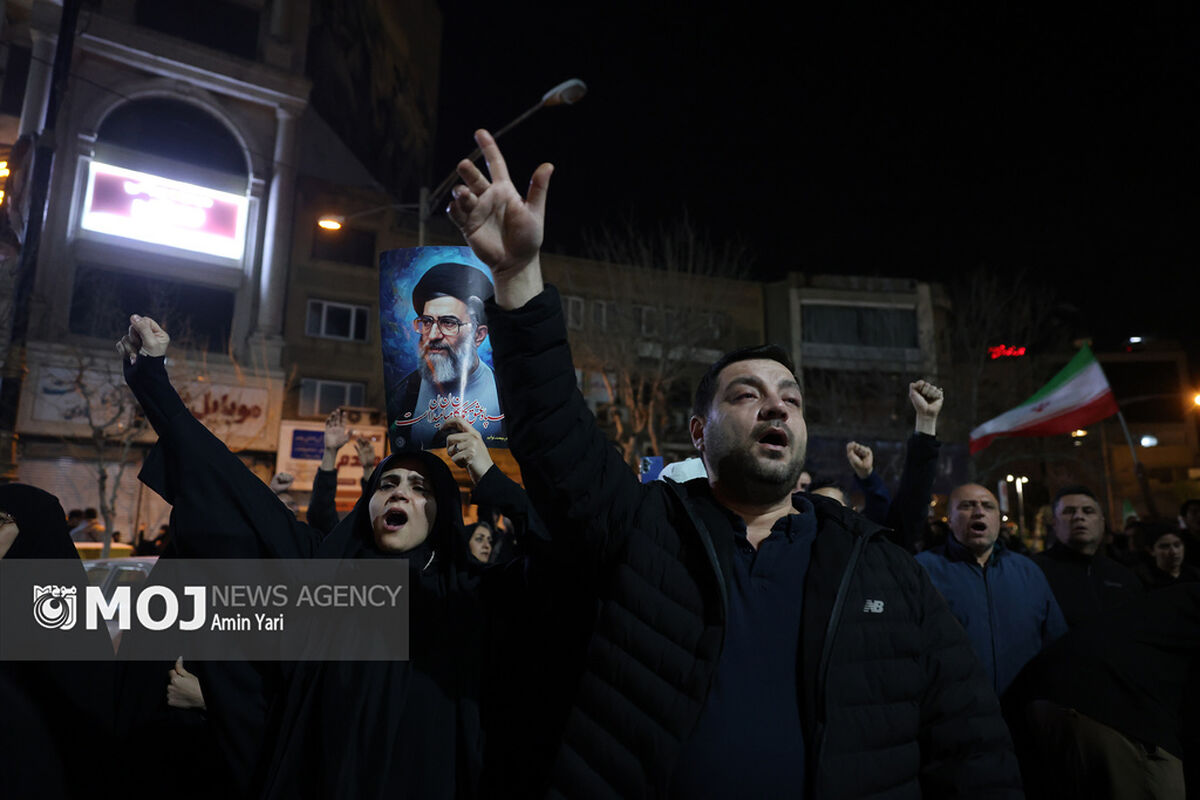 شب شهادت رهبر شهید انقلاب در تهران