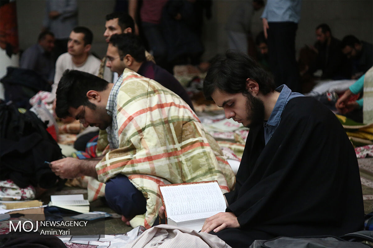 اعتکاف در دانشگاه تهران